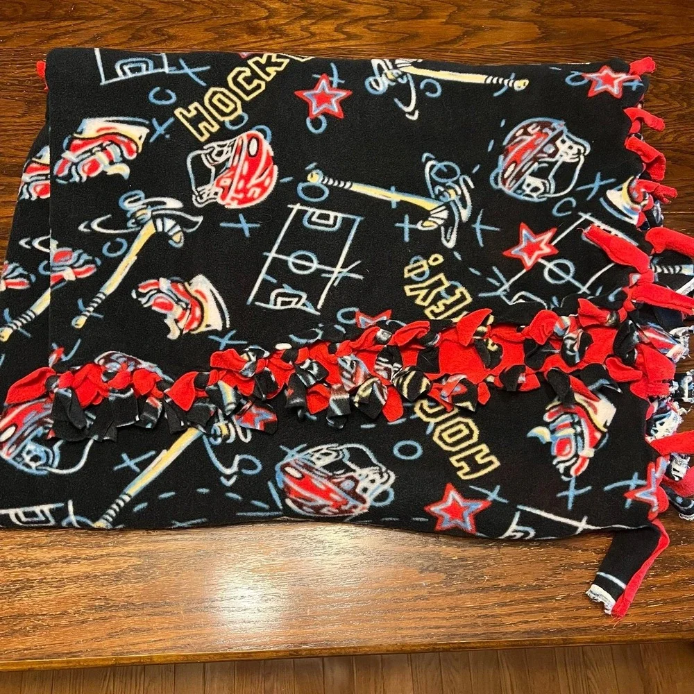 Handmade Hockey Fleece Tie Blanket (x-84)